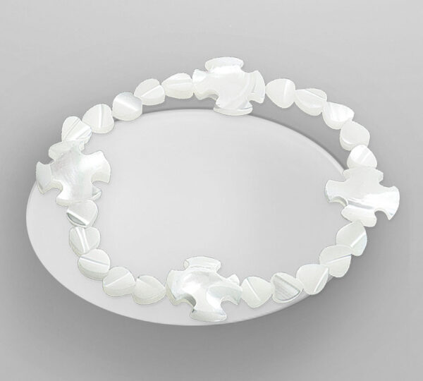 Pulsera con cruz, nacar. Elástico-0