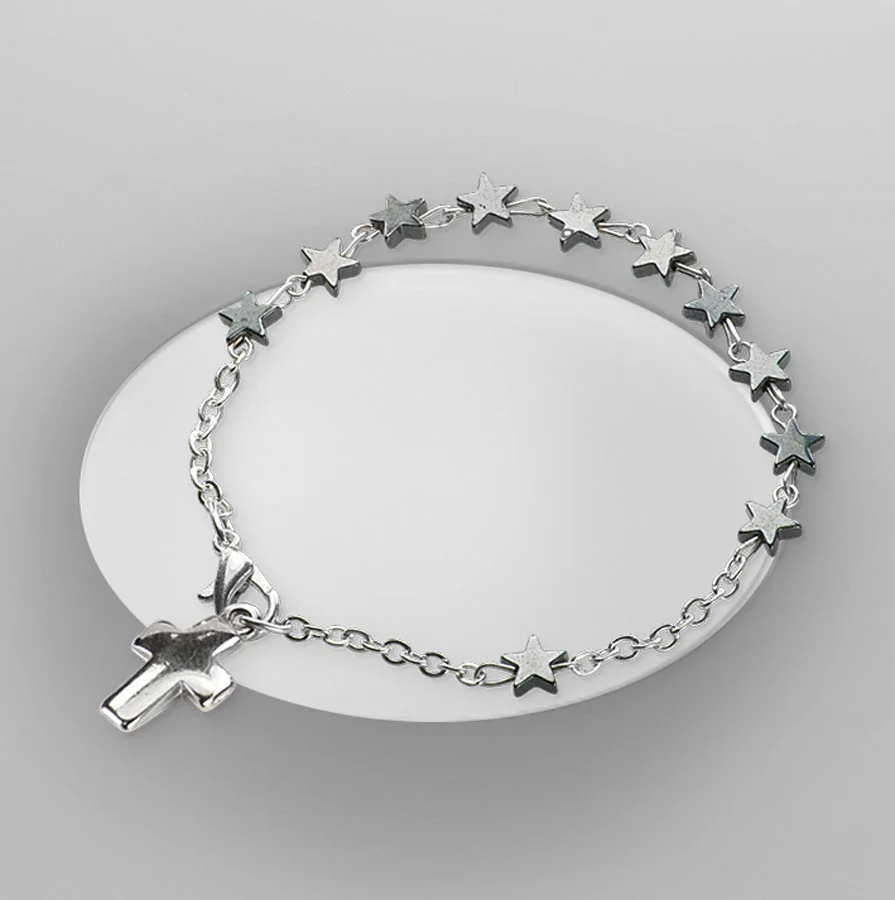 Bracelet with cross Close with clasp.