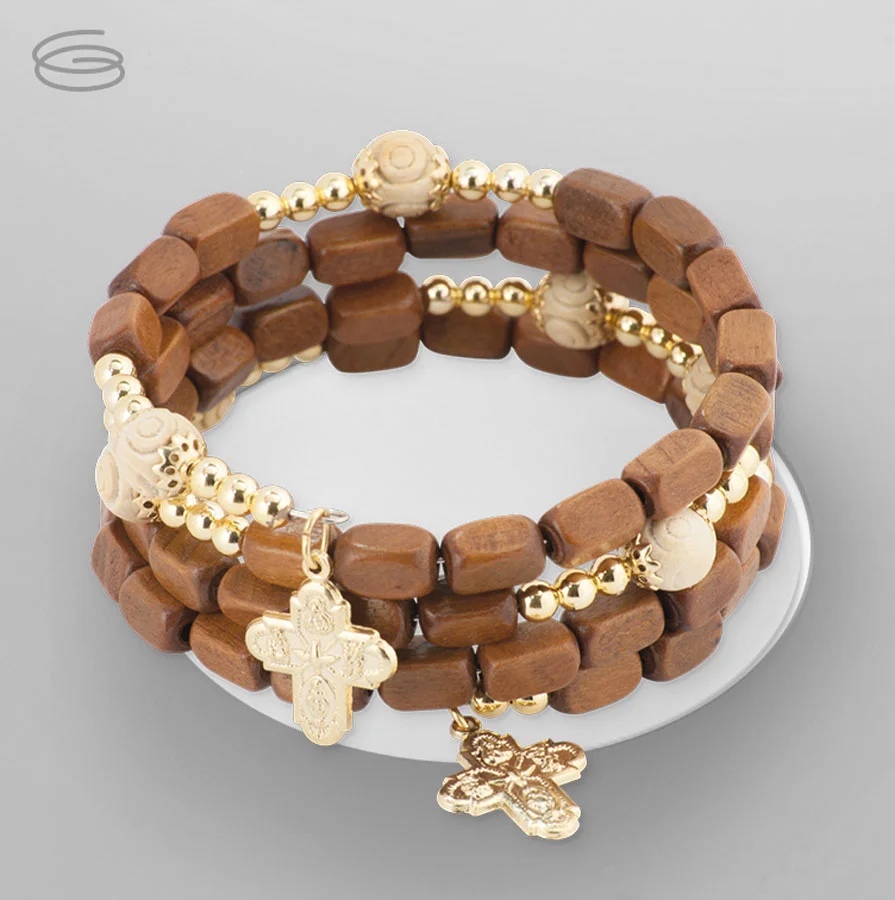 Bracelet crosses, wood. Spring